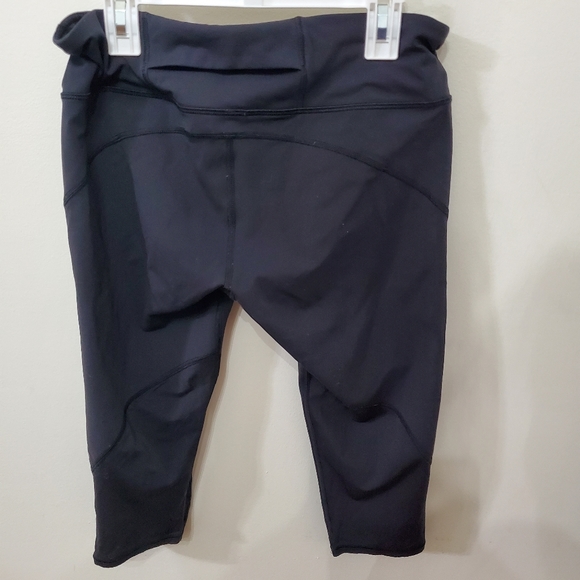 Lululemon capris - Picture 3 of 4